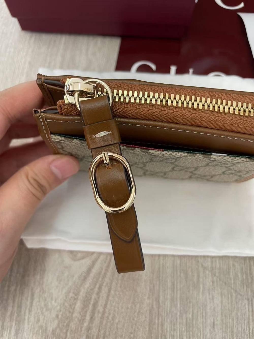 Gucci Beige GG Supreme Canvas Zip Card Case with Brown Leather Trim - Picture 9 of 12